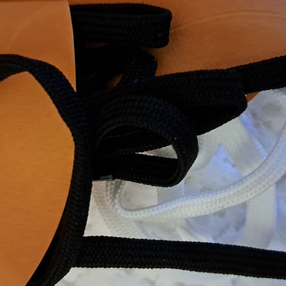 Louis Vuitton Sneaker laces three pair - Picture 5 of 5